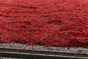 "Red Rice Carpet", Lik Taika